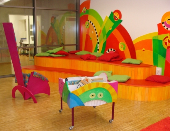 Alternativtext f�r das Bild uploads/Katharinenschule_Sitztreppe2.jpg